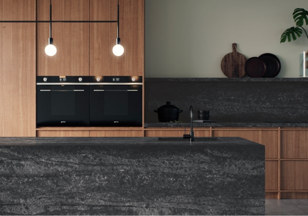 High-end black and wood grain kitchen